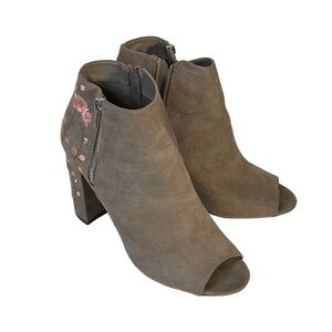 Candie’s Taupe Faux Suede Pink Embroidered Flower Open Toe Heel Ankle Boot 8.5